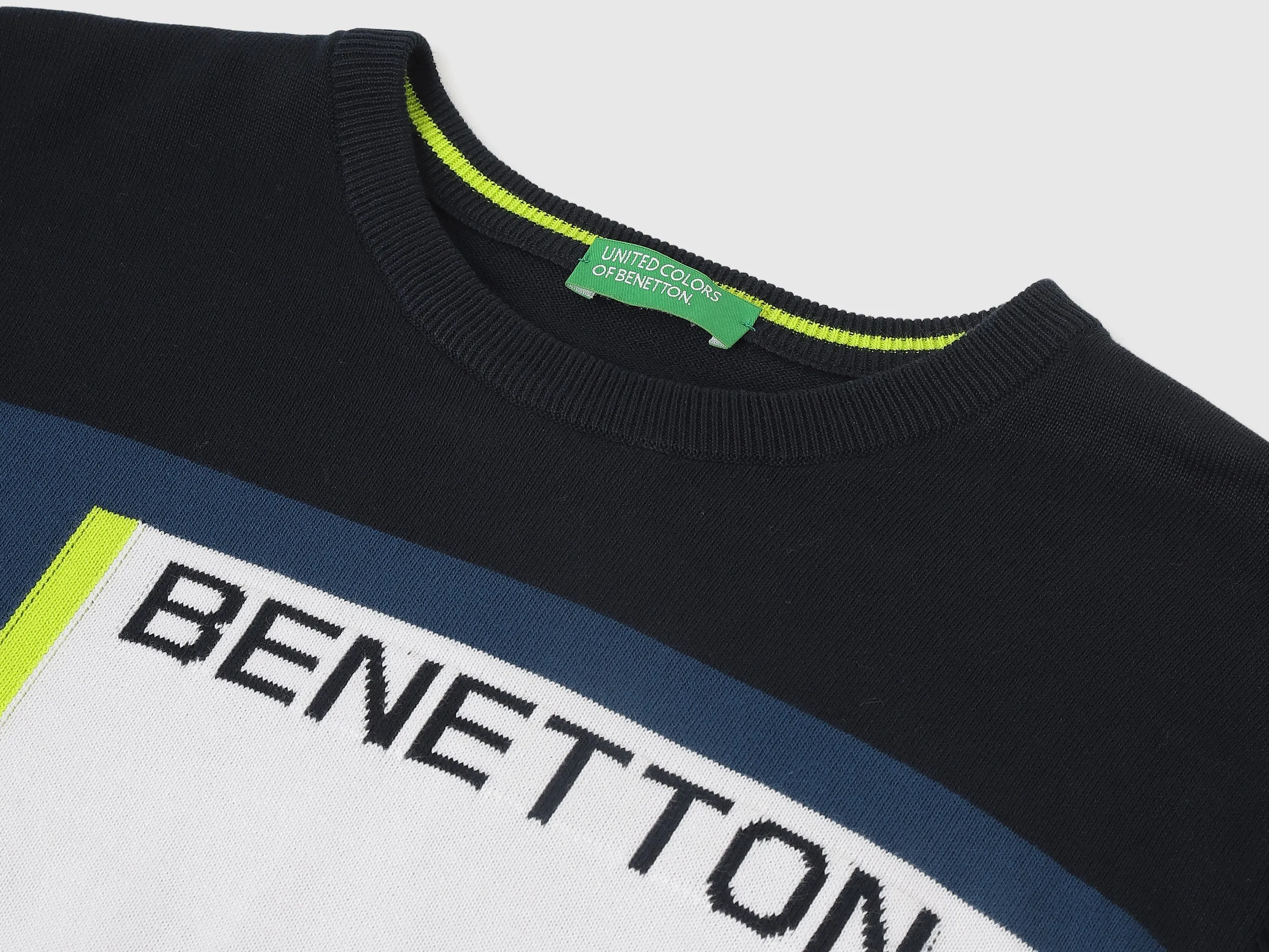 Regular Fit Round Neck Colorblock Sweatshirts