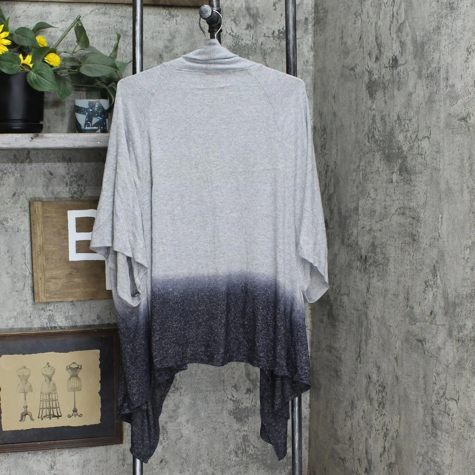 Status by Chenault Women's Open Front Textured Dip Dye Cardigan