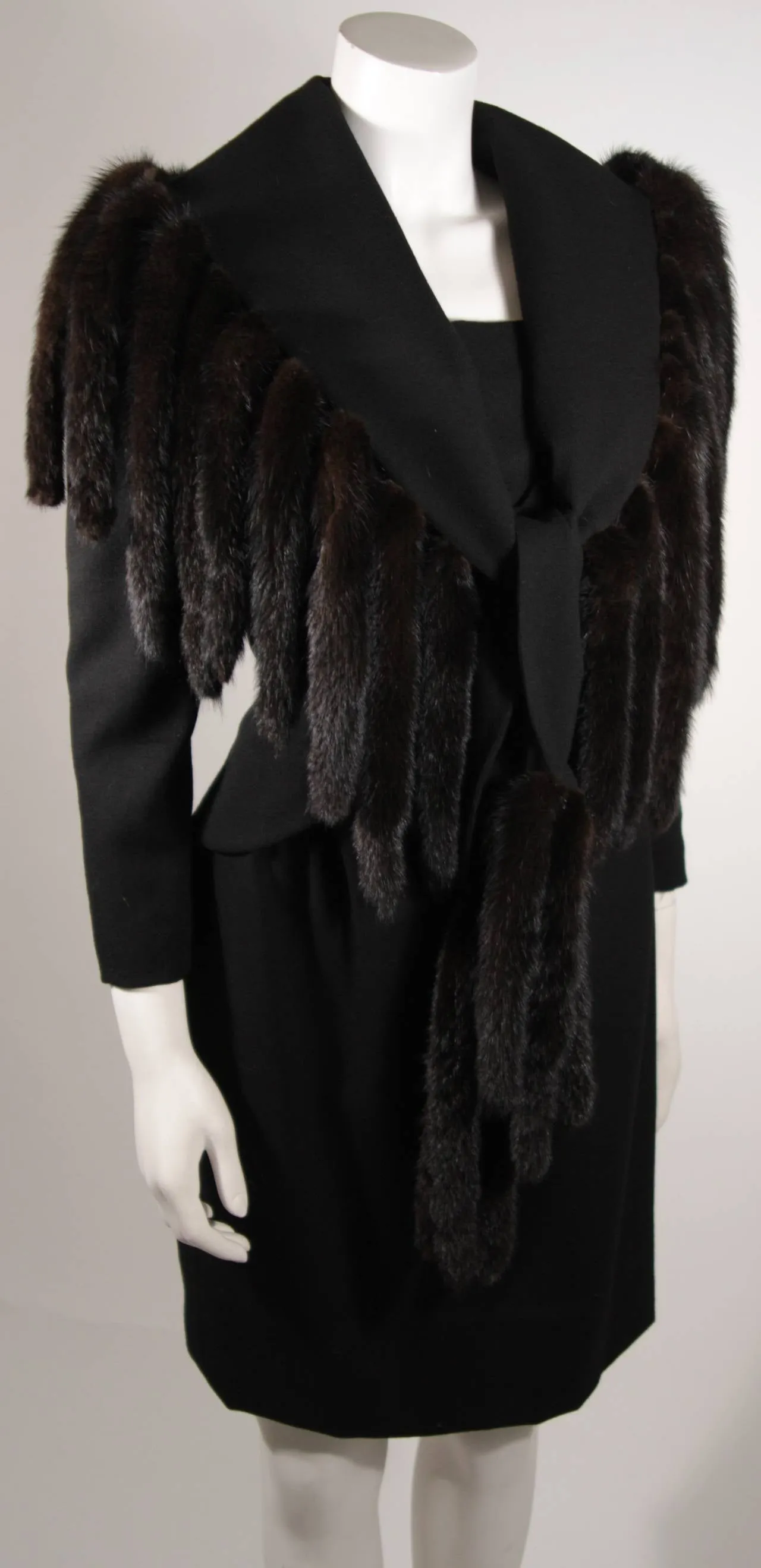 TRAVILLA Black Wool Suit w/ Mink Tail Jacket & Pencil Skirt Size 6-8